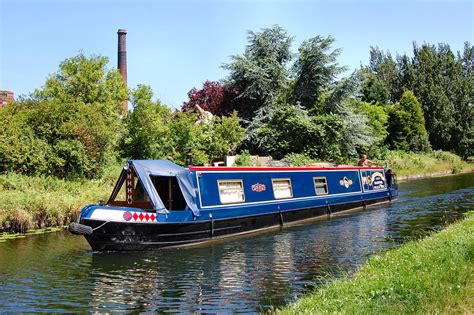 narrow boats for sale leeds liverpool canal  Hereford; Leeds & Liverpool short break and week boats